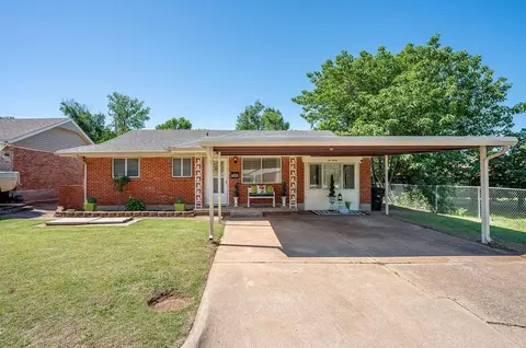 640 SW 1st Pl, Moore, OK 73160
