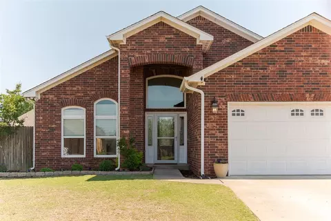321 Madison Place Dr, Moore, OK 73160