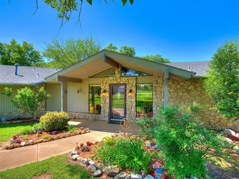 2313 Blue Spruce Rd, Edmond, OK 73025