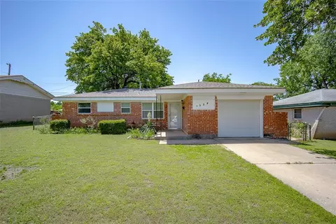 1324 Parkwoods Ter, Midwest City, OK 73110