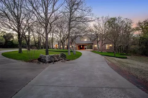 7470 Oakwood Creek Rd, Edmond, OK 73034