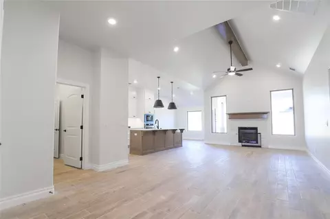 3208 Porter Dr, Edmond, OK 73012