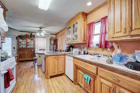 2104 Oak Forest Dr, Norman, OK 73071 photo 12