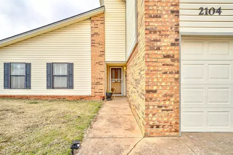 2104 Oak Forest Dr, Norman, OK 73071 photo 3