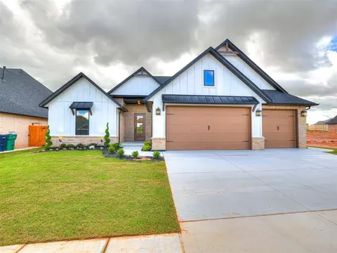 10424 SW 51st St, Mustang, OK 73064
