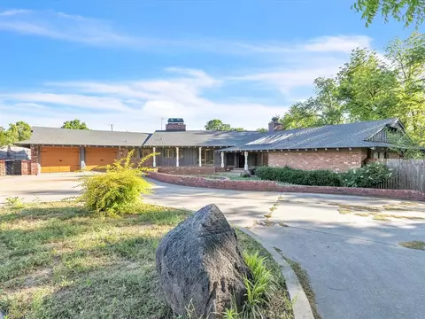 100 Maple Ln, Chickasha, OK 73018 photo 2