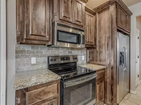 Kitchen - 402 NW Granite Ave, Cache, OK 73527 photo 2 of 2