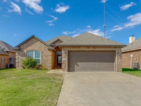 402 NW Granite Ave, Cache, OK 73527