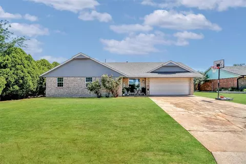 1412 Concord Ln, Altus, OK 73521