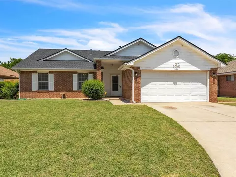 10101 Aberdeen Dr, Yukon, OK 73099
