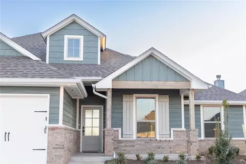 Exterior - 808 Halley Dr, Moore, OK 73160 photo 2 of 5