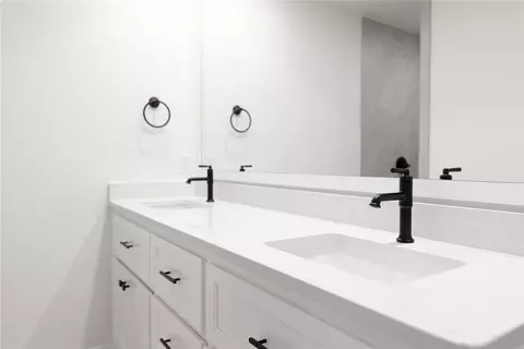 Bath - 808 Halley Dr, Moore, OK 73160 photo 1 of 5