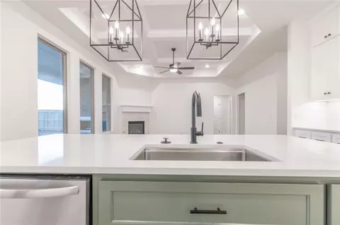 808 Halley Dr, Moore, OK 73160