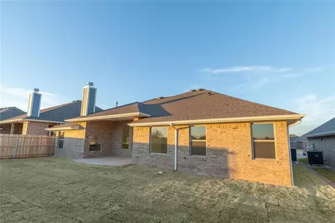 Exterior - 808 Halley Dr, Moore, OK 73160 photo 3 of 5