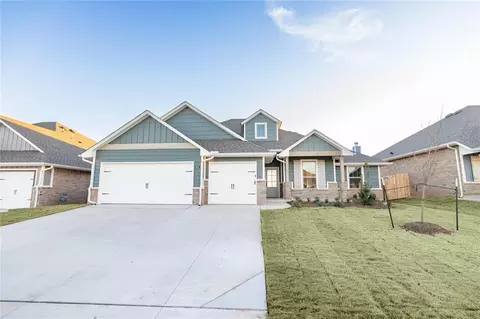 Exterior - 808 Halley Dr, Moore, OK 73160 photo 1 of 5