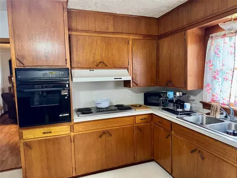 321 E Ninth St, Leedey, OK 73654 photo 6