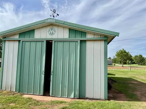 321 E Ninth St, Leedey, OK 73654 photo 17