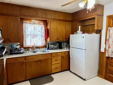321 E Ninth St, Leedey, OK 73654 photo 9
