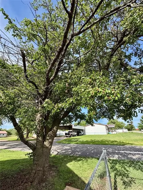 321 E Ninth St, Leedey, OK 73654 photo 32