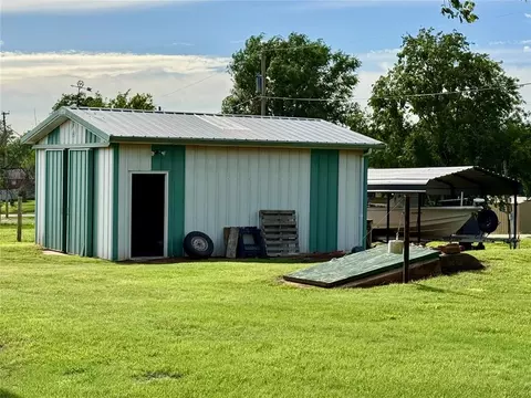 321 E Ninth St, Leedey, OK 73654 photo 3