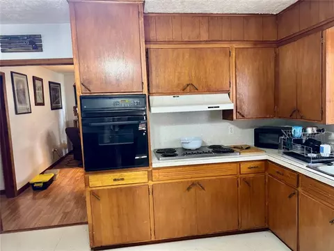 321 E Ninth St, Leedey, OK 73654 photo 7