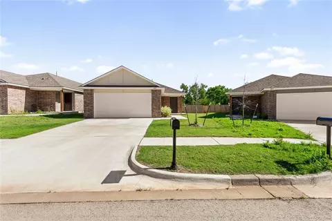 1013 Ichabod Cir, Chickasha, OK 73018