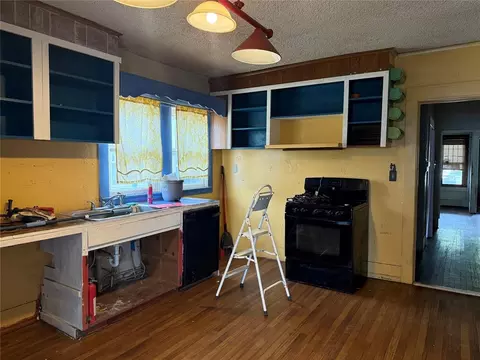 711 E Walnut St, Altus, OK 73521 photo 17