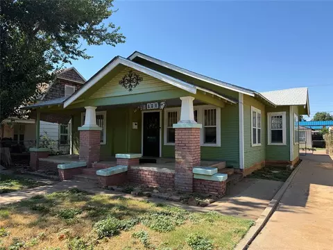 711 E Walnut St, Altus, OK 73521 photo 2