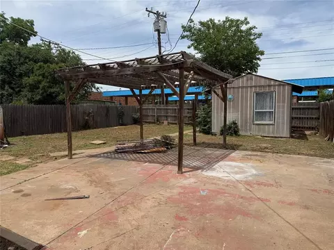 711 E Walnut St, Altus, OK 73521 photo 19