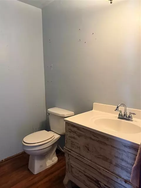 711 E Walnut St, Altus, OK 73521 photo 9