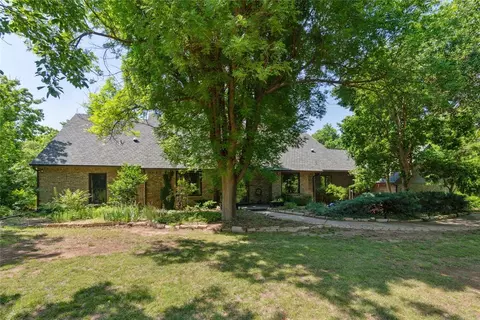 4075 St Croix Dr, Edmond, OK 73025
