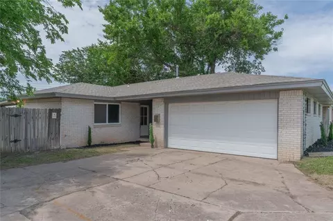 119 Eberle Dr, Moore, OK 73160