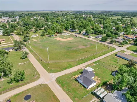 601 W Monroe St, Crescent, OK 73028 photo 38