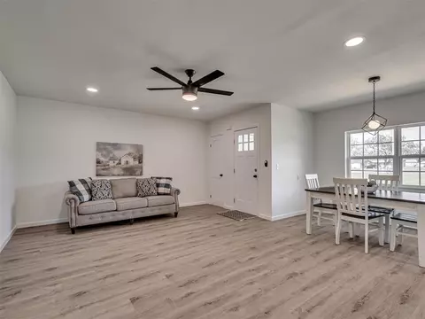601 W Monroe St, Crescent, OK 73028 photo 6