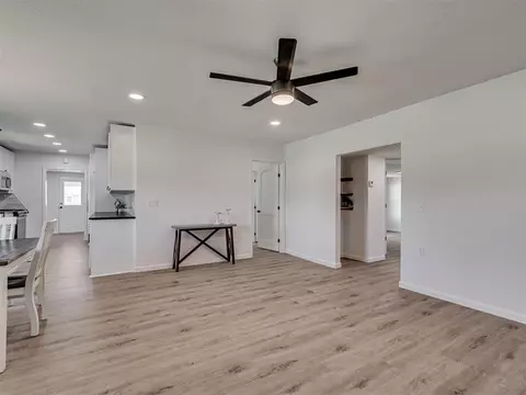 601 W Monroe St, Crescent, OK 73028 photo 4