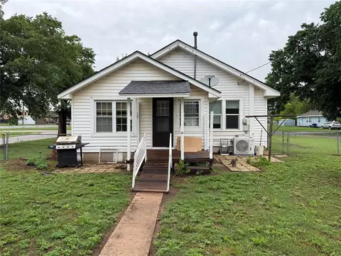201 E Adams St, Crescent, OK 73028 photo 2