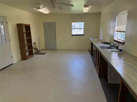 201 E Adams St, Crescent, OK 73028 photo 13
