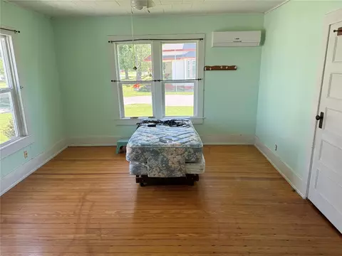 201 E Adams St, Crescent, OK 73028 photo 6