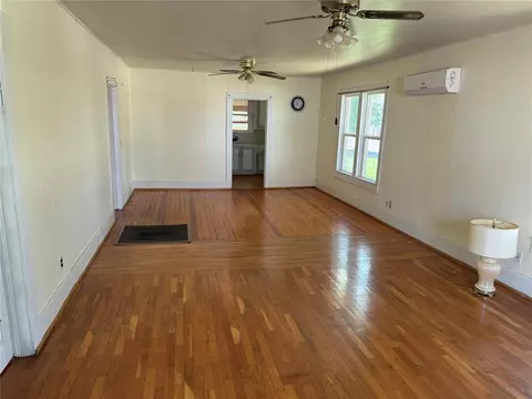 201 E Adams St, Crescent, OK 73028 photo 5