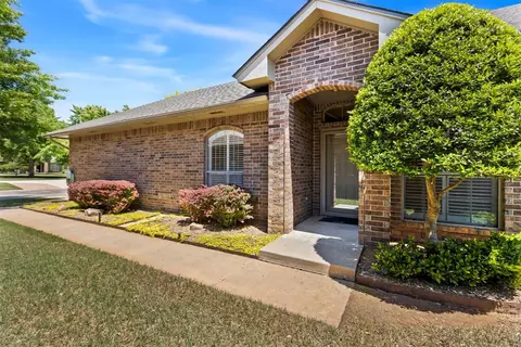 1904 NW 157th St, Edmond, OK 73013