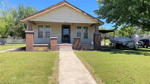 123 S 4th St, Sentinel, OK 73664