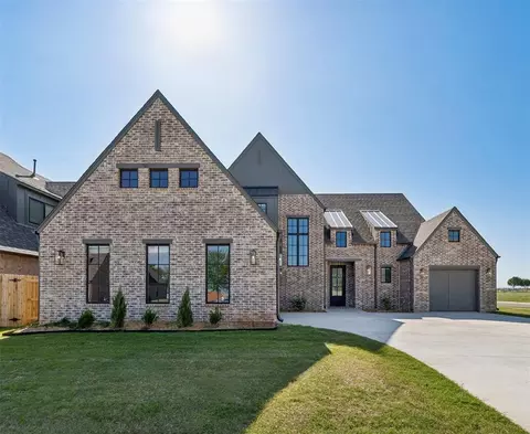 15717 Starlight Ln, Oklahoma City, OK 73078