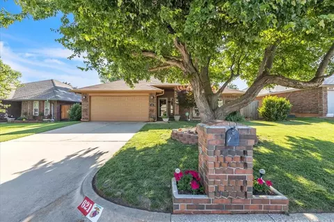 621 Bluegrass Ln, Yukon, OK 73099