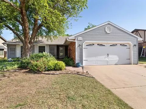 2113 Castle Rock, Edmond, OK 73003