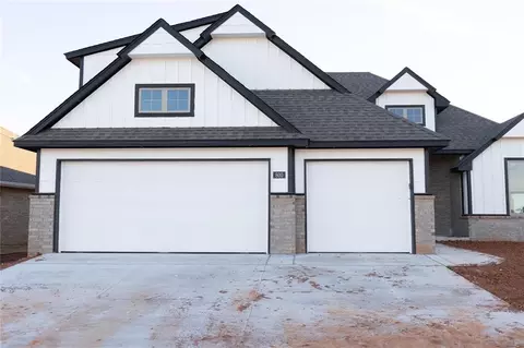 Exterior - 800 Halley Dr, Moore, OK 73160 photo 3 of 3