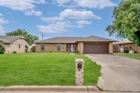 2108 Galaxy Dr, Altus, OK 73521