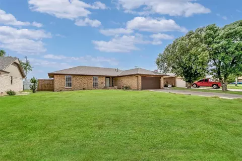 2108 Galaxy Dr, Altus, OK 73521 photo 4