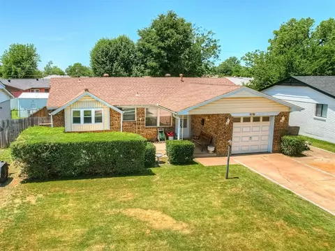 1317 Saint George Ave, Moore, OK 73160