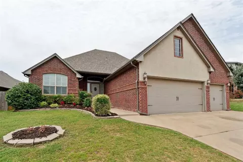 1113 Samantha Ln, Moore, OK 73160