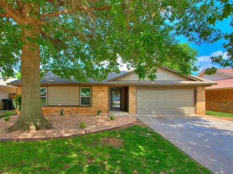736 Okie Ridge Rd, Yukon, OK 73099